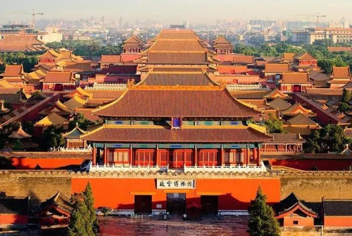 The East Hotel-very Close To The Drum Tower,the Temple,houhai Bar Street,and The Forbidden City,there Are Many Old Traditional Hutongs Around The ,experience The Culture Of Old Hutongs,near Exit A Of Shichahai On Metro Line Hotel